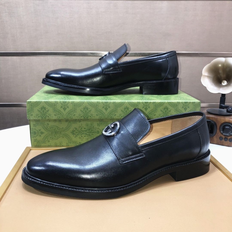 G*u*i leather shoes